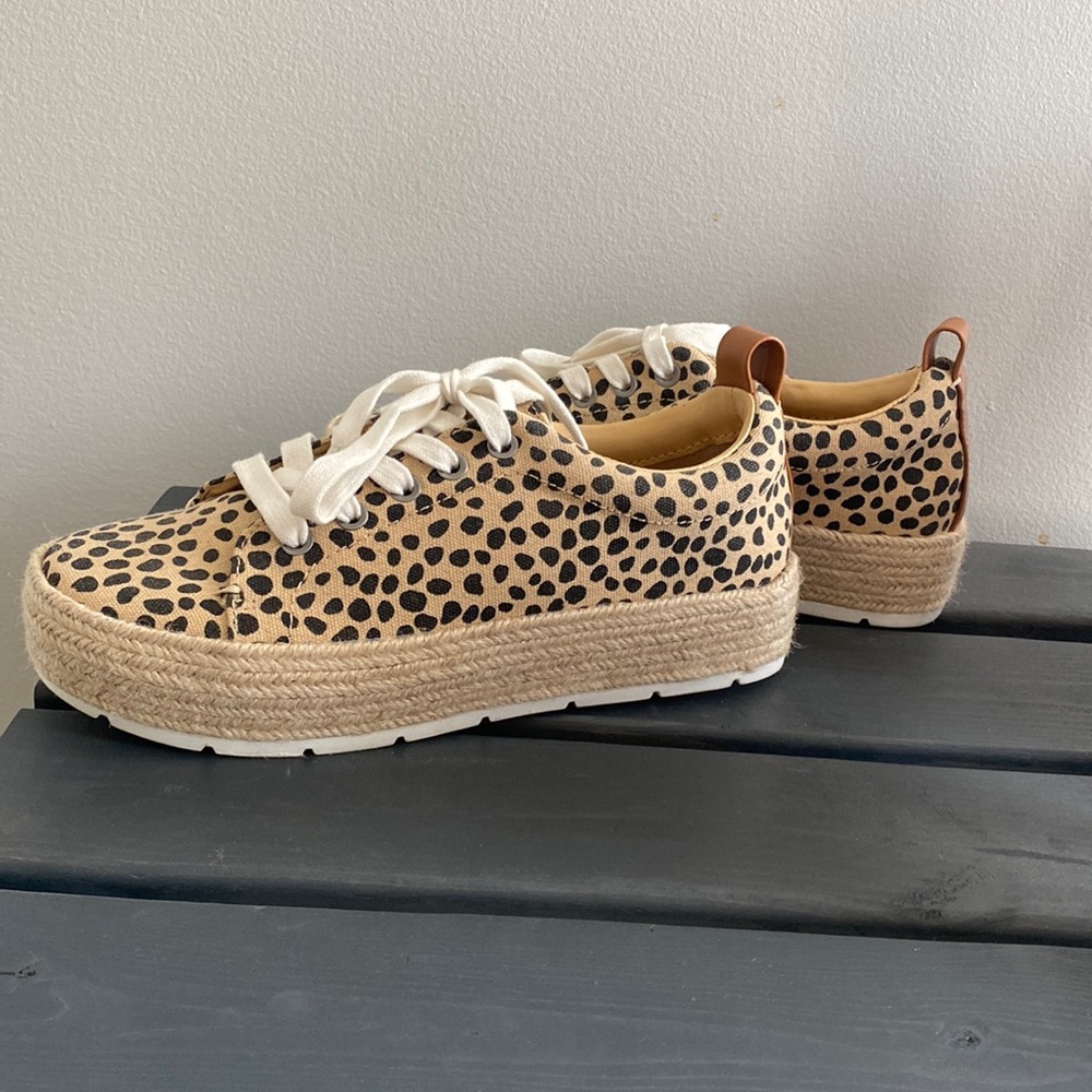 Universal Thread sneakers